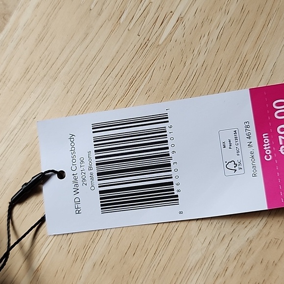 Vera Bradley RFID Crossbody Wallet New With Tags NWT. Ornate Blooms Pattern - Picture 10 of 10